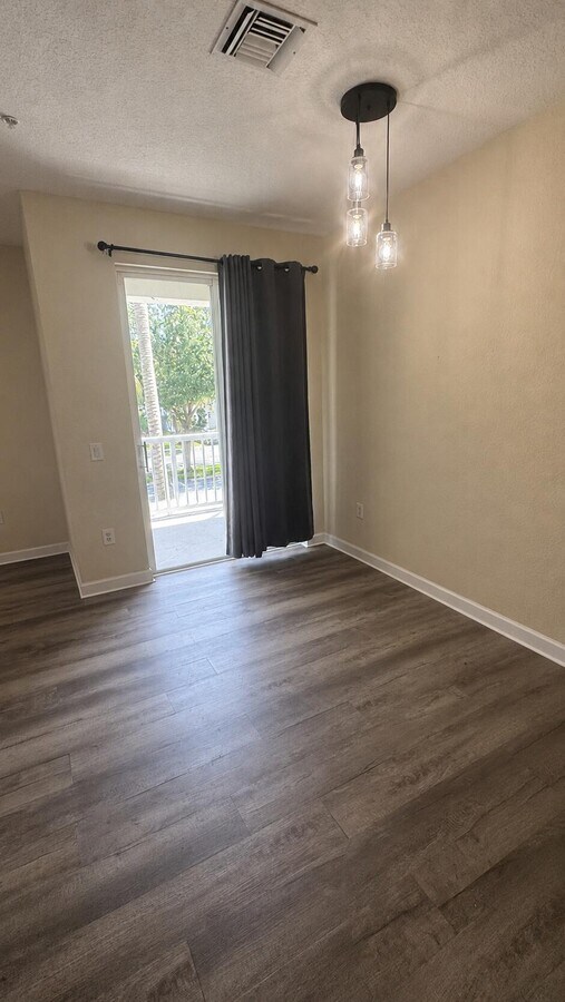 Photo - 2039 Shoma Dr Unit 2039
