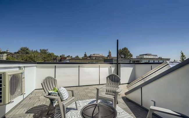 Photo - 3B3B cozy townhome