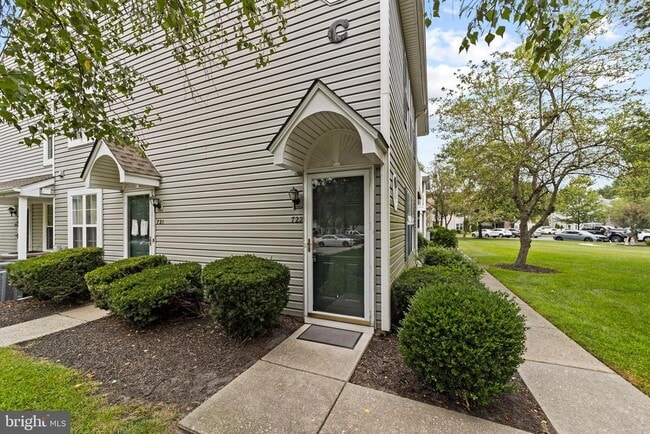 Building Photo - 722 Sedgewick Ct