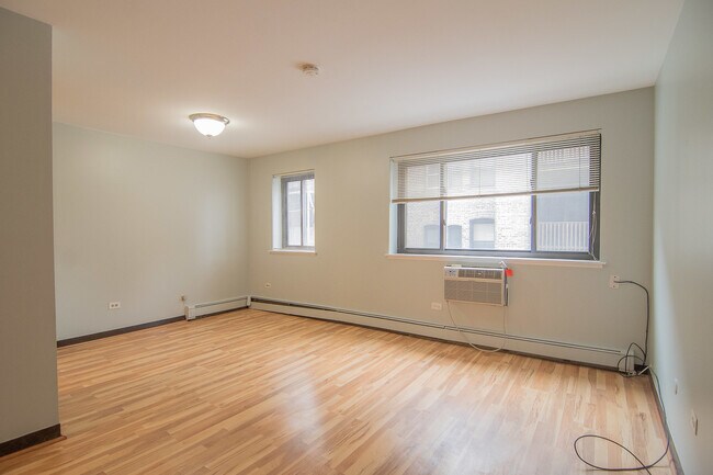 Photo - 607 W Wrightwood Ave Unit 214