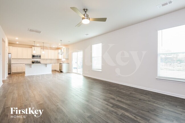 701 Birchcrest Wy