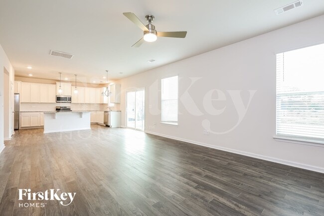 Photo - 701 Birchcrest Wy