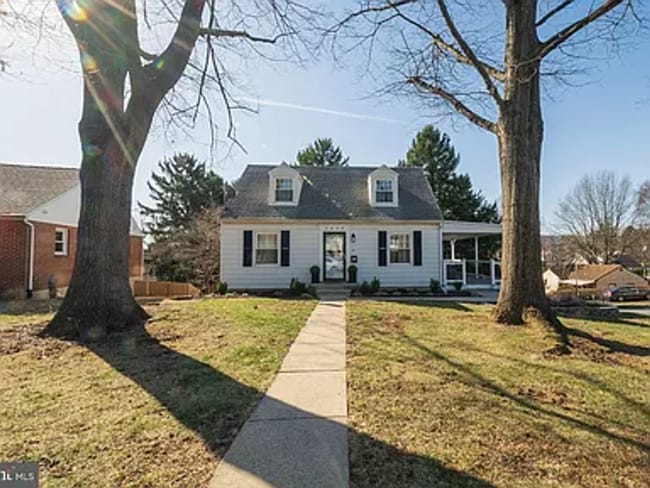 Photo - 2640 Grandview Blvd