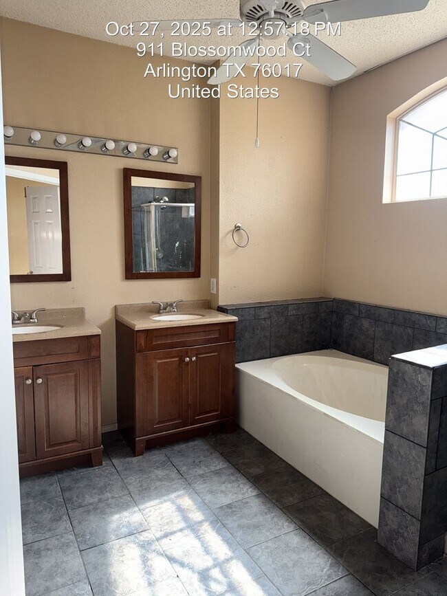 Photo - 911 Blossomwood Ct