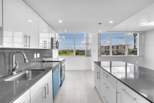 Photo - 1000 St Charles Pl Unit 512