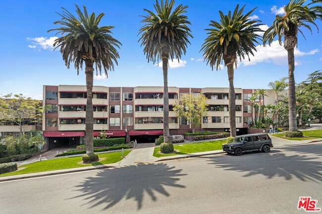 Building Photo - 1745 Camino Palmero St Unit 439 Rental