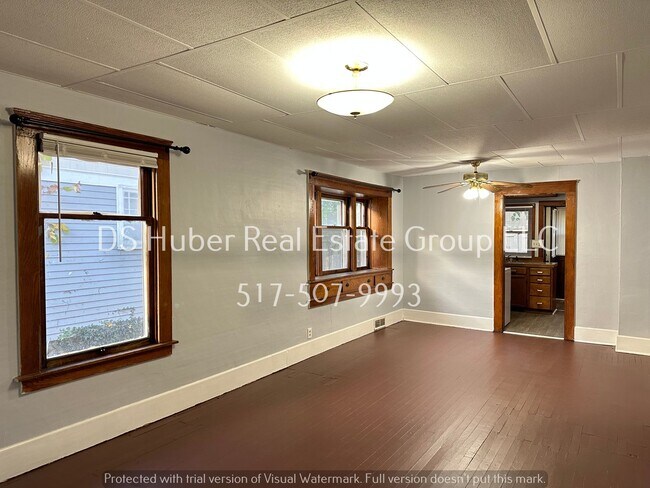 Photo - 1415 Lansing Ave