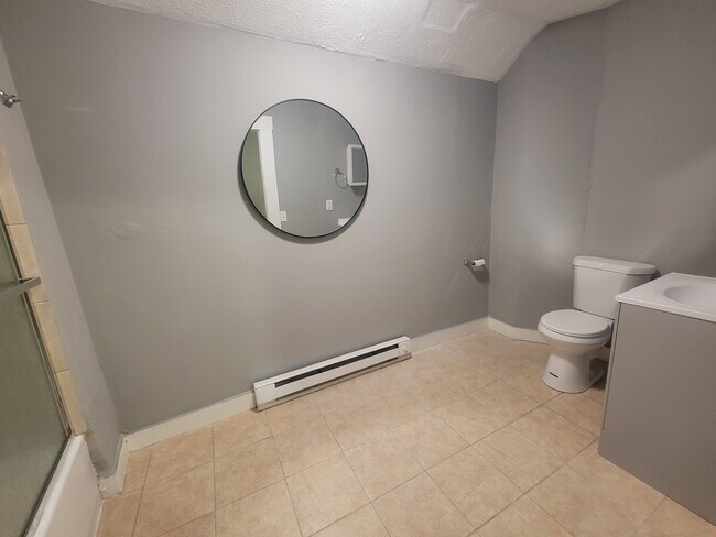 Photo - 162 Rollstone St Unit A