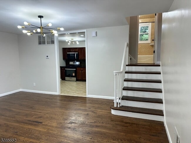 Photo - 1190 Union St