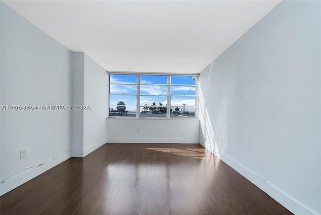 2016 Bay Dr E Unit 304