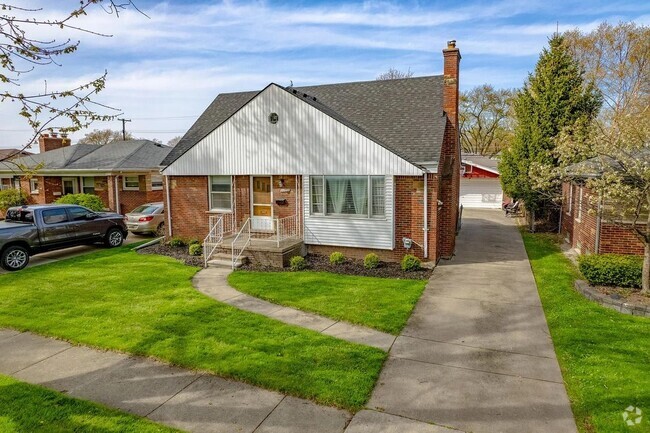 Building Photo - 21771 Chalon St Rental