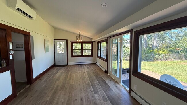 Photo - 5549 Harford St House