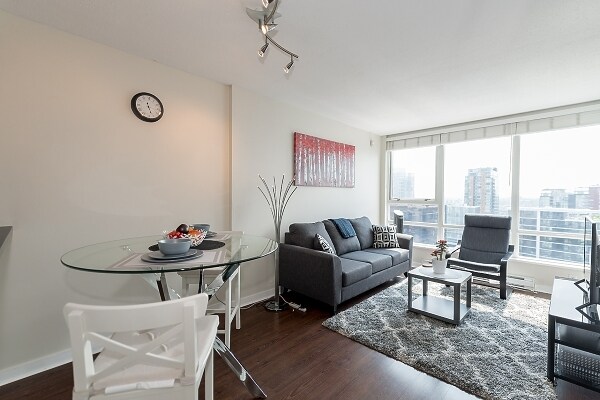 Photo - 928 Beatty St