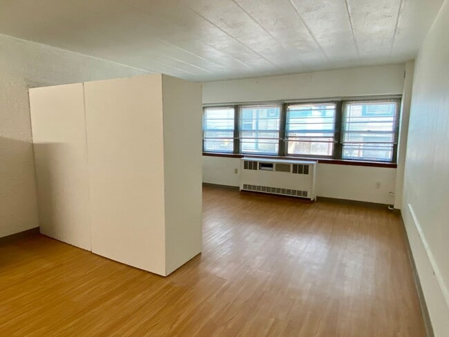 Photo - Campus Square Apartments