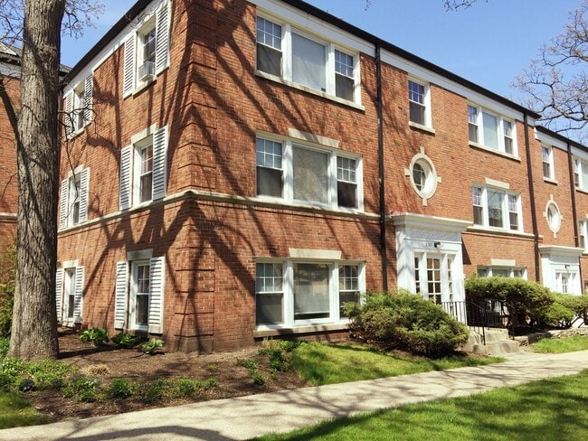 Building Photo - 837 Mulford St Unit 2