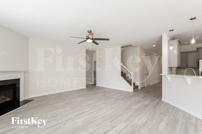 Photo - 2641 Kinmere Dr