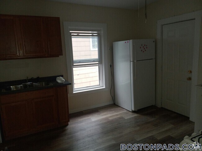 Building Photo - 94 River St Rental