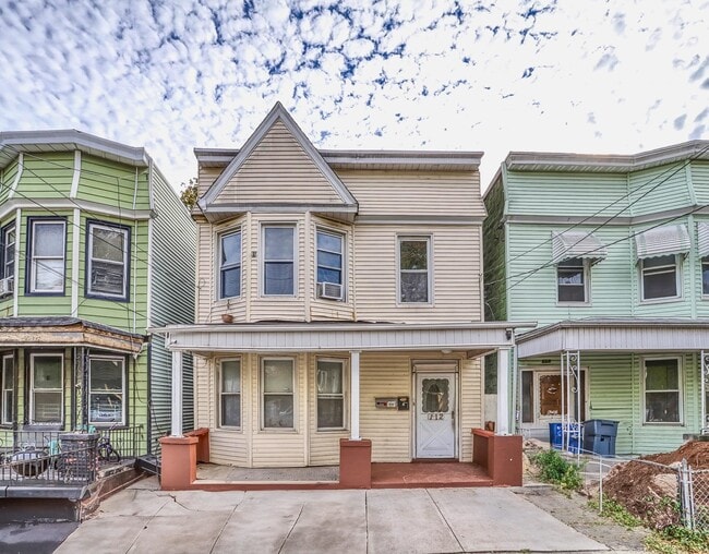 Building Photo - 112 Randolph Ave Unit 1