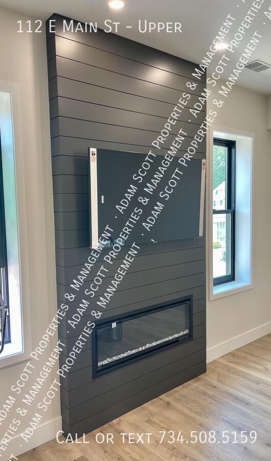 112 E Main St Unit Upper