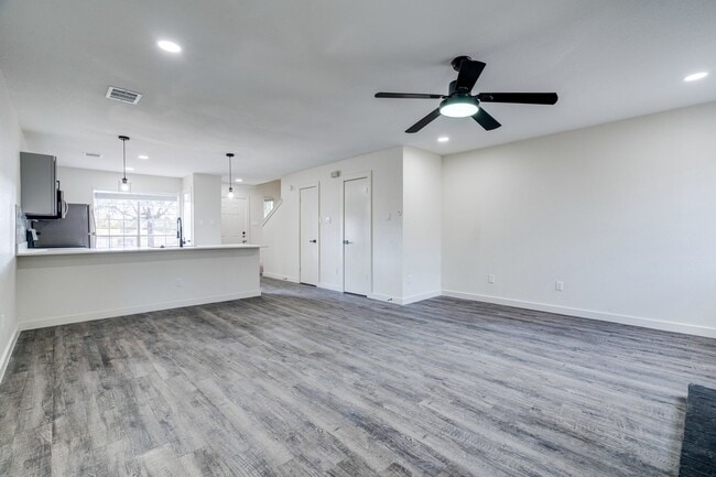 Photo - RIVER CROSSING ATX - 2BD/2.5BA - TOWNHOUSE - NEAR DOWNTOWN - NEW INTERIOR - $1495