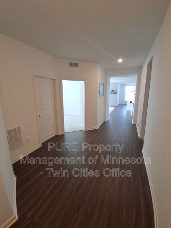 Photo - 4654 Schilling Way