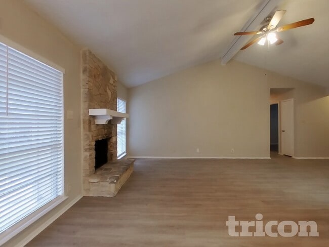 Photo - 7527 Ledgebrook Dr