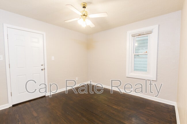 Photo - 324 S Powell Ave