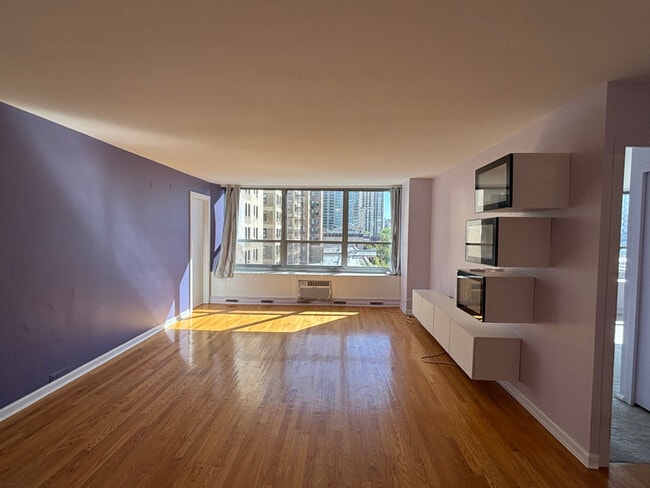 Building Photo - 3550 N Lake Shore Dr