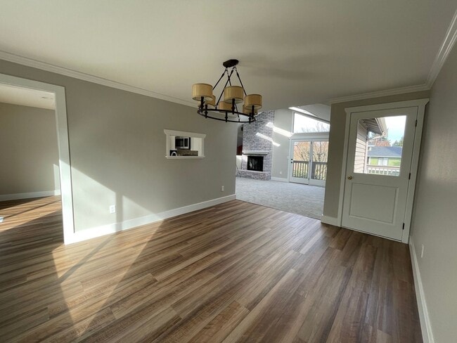 Photo - Fantastic Fairwood Home - Impressive interiors and lots of space