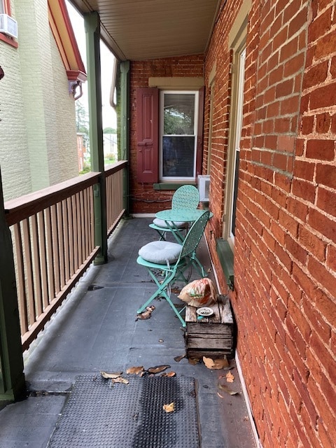 Photo - 403 W Main St Apartments