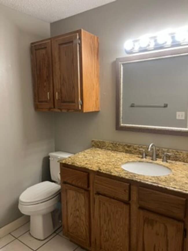 Photo - Nice Large One Level/Three Bedroom/Two Bath Home/Split Plan/Oversized 2 Car Side Entry Garage on ...