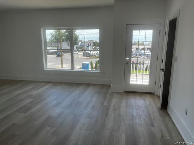 700 W Montauk Hwy