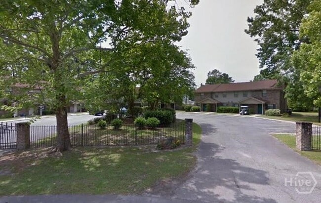 Building Photo - 282 Greenwich Dr