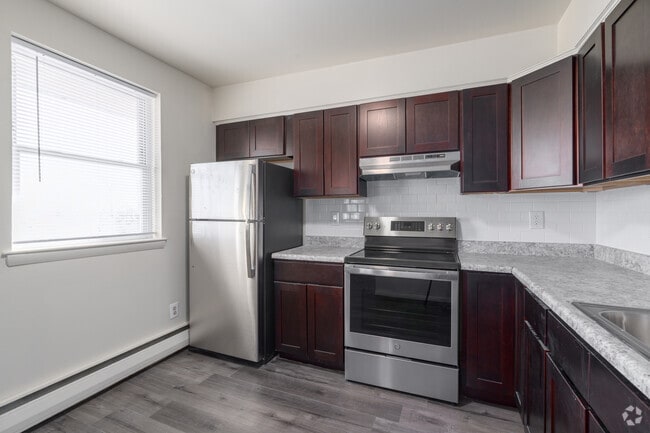 1BR, 1BA - 655SF - Kitchen - Mark Twain Apartments