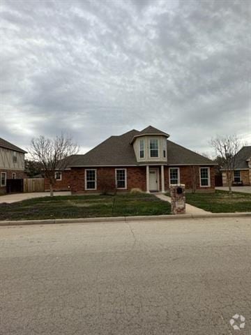 Building Photo - 3310 Silver Oaks Dr Rental