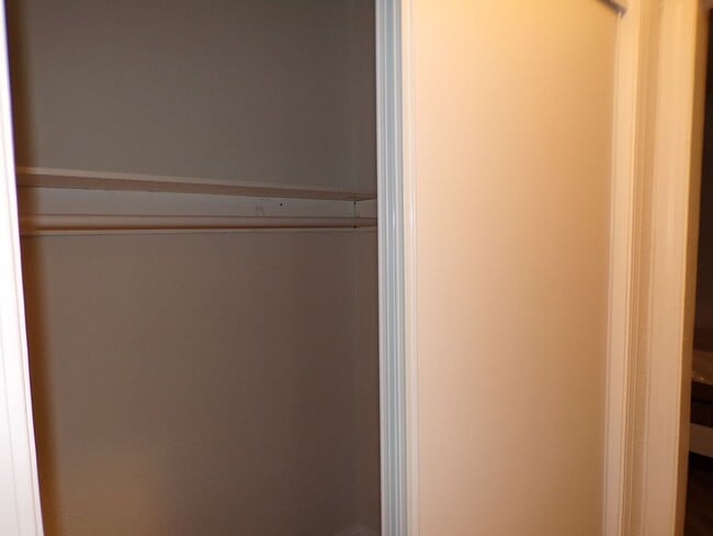Photo - Rooms for rent in quiet residential neighb... Unit with 1 Beds