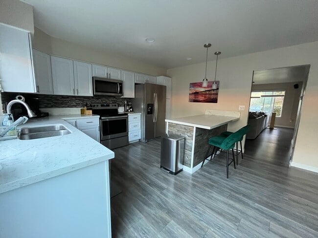 Kitchen - 2809 Via Clarez