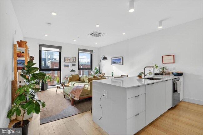 Photo - 2007 Cambridge St Unidad 10