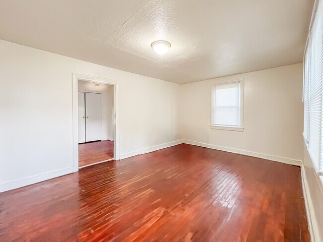 Photo - 730 Stratford Ave