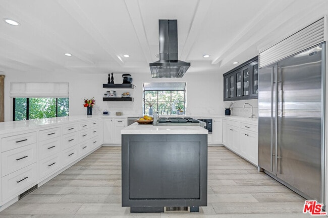 Photo - 2121 El Roble Ln