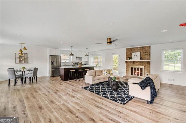 Photo - 2866 Red Pine Ct NW