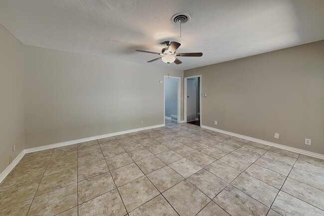 Photo - 5705 Trailwood Dr