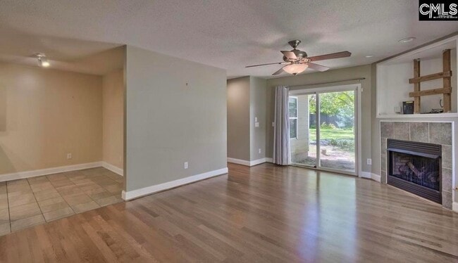 Photo - 3011 Clark St