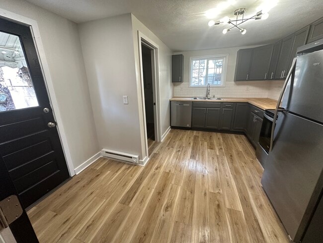 Photo - 517 Sheets St