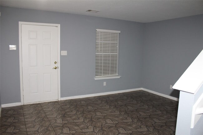 Photo - 8143 Sanders Forest Ct