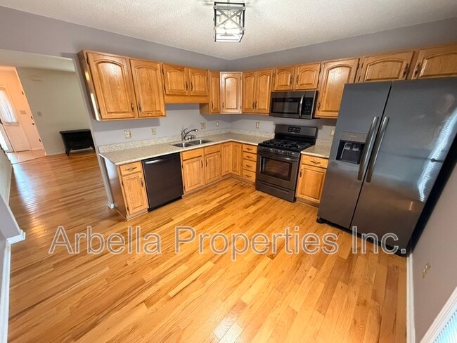 Photo - 215 Radford Dr