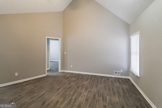 Photo - 25 E Country Woods Dr