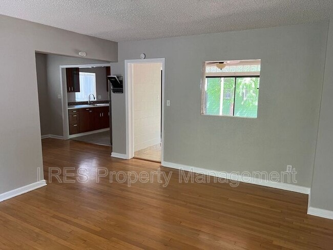 Photo - 625 Bryn Mawr St