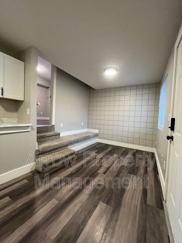 Photo - 877 N 26th St