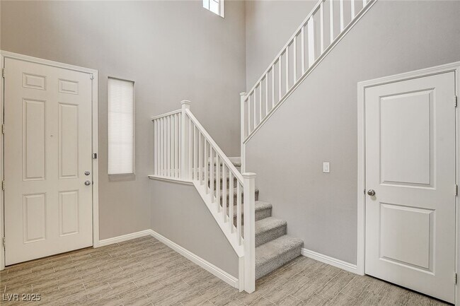 Photo - 6237 Fallsview Ct